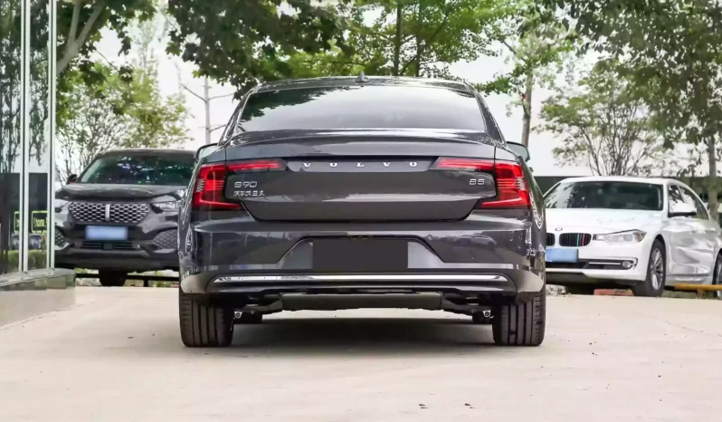 
								Volvo S90 full									